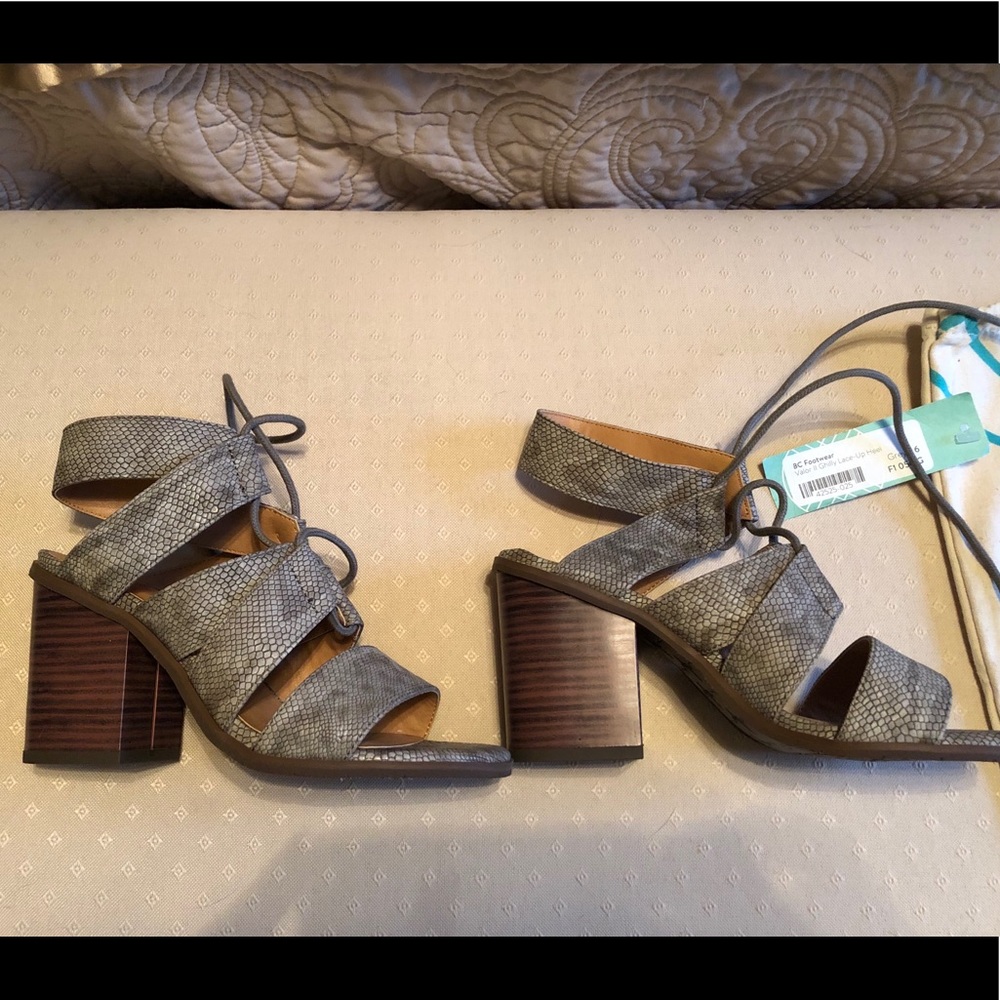 BC Footwear Valor II Ghilly Lace-Up Heel Size 6